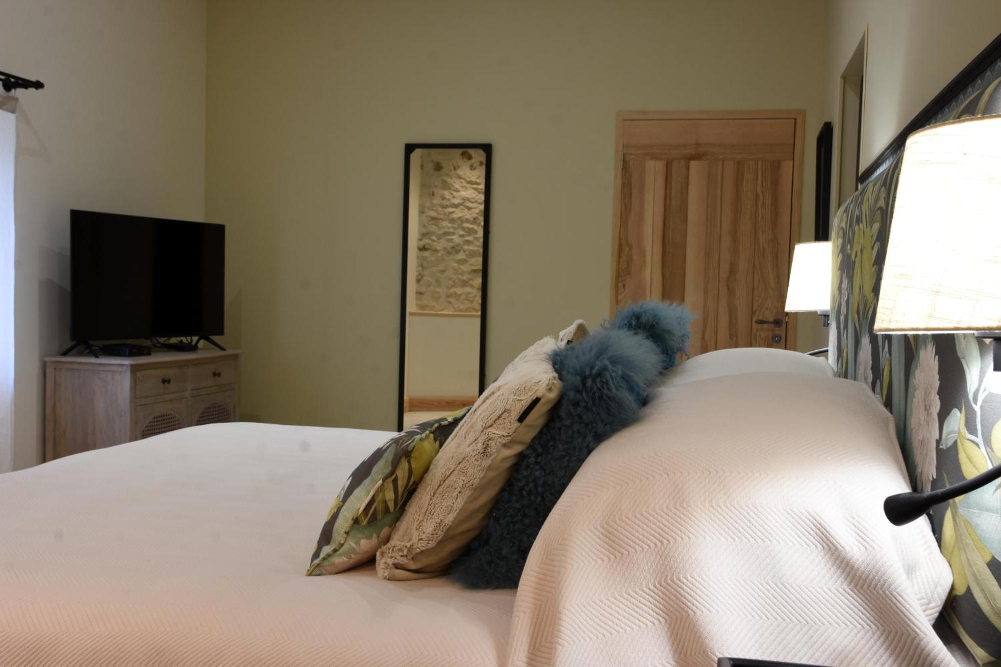 Girauderies Chambres D'Hotes/B+B Floirac  ห้อง รูปภาพ